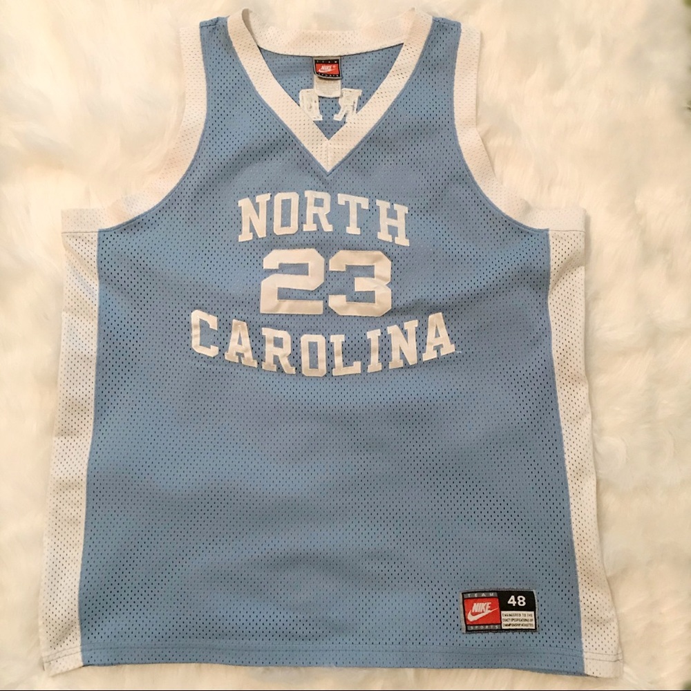 Men’s Nike Jordan College Jersey size XL.